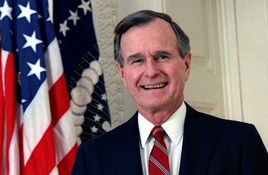 When the late US President George H.W. Bush visited Greece (video)