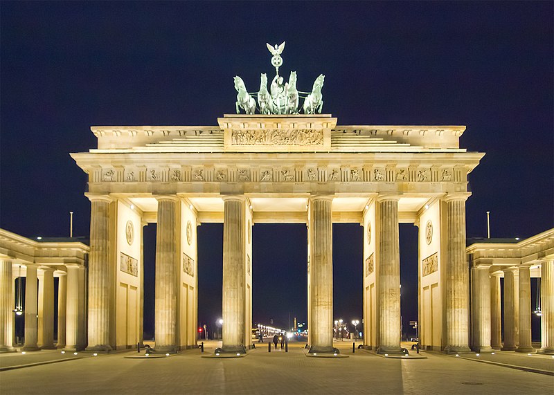 President of Hellenic Republic welcomed to Berlin by Bundestag counterpart