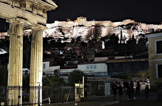 Ancient monuments in Athens illuminated with impressive new lighting (video)