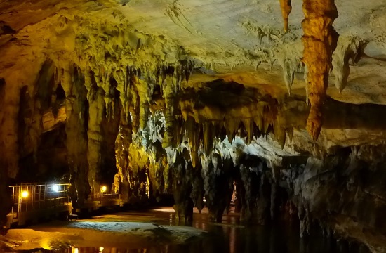 Aggitis River Cave in Drama of Greece, one of the most impressive in Europe