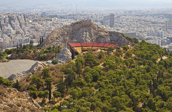 Athens mayor announces improvement projects for iconic Lycabettus Hill