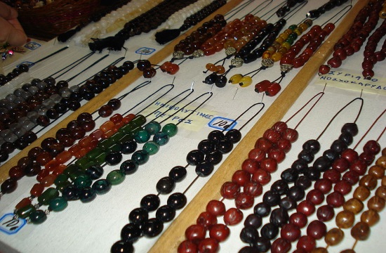 History and knowhow of Komboloi, the Greek worry beads (video)