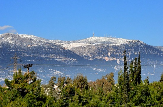 Snow chains necessary for motorists moving to Mount Parnitha and Athens casino