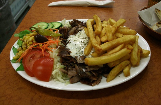 Greek delicacy “gyros” among hardest for Brits to pronounce
