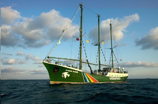 Rainbow Warrior in Greece to boost Greenpeace's campaign on climate change