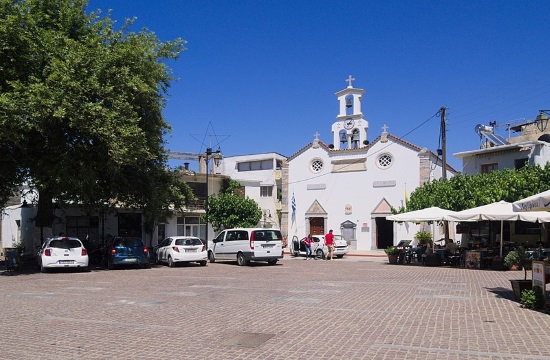 Report: Escape mass tourism in the traditional Cretan village of Mochos