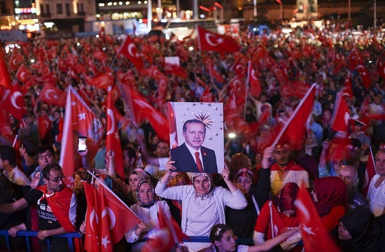 Greek basketball player blasted in Turkey for not holding Kemal Ataturk banner