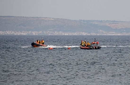 Desperate to leave Greece refugees try to swim back to Turkey (video)