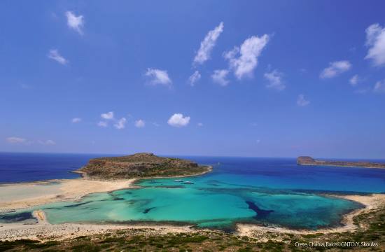 Crete hoteliers propose 10 euro entry ticket for famous beaches