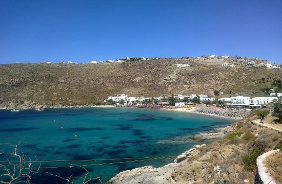 Report: License for luxury Mykonos club suspended but tax cheats roll on