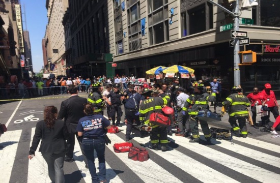 Car plows into Times Square crowd leaving 1 dead, and about 20 hurt (video)