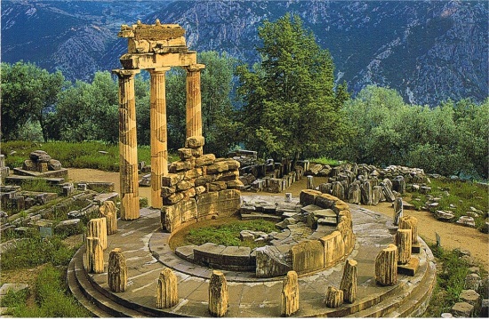 Tourist promotion of Ancient Greek site of Delphi through filming "Siege"