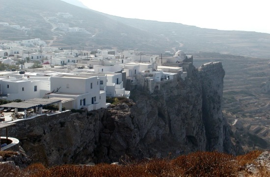 Campaign to develop hiking tourism on Folegandros island in Greece