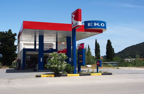 Energy Ministry: No car fuel shortages in sight throughout Greece