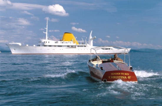 Legendary yacht of Onassis ‘Christina O’ sails into Greek island of Poros