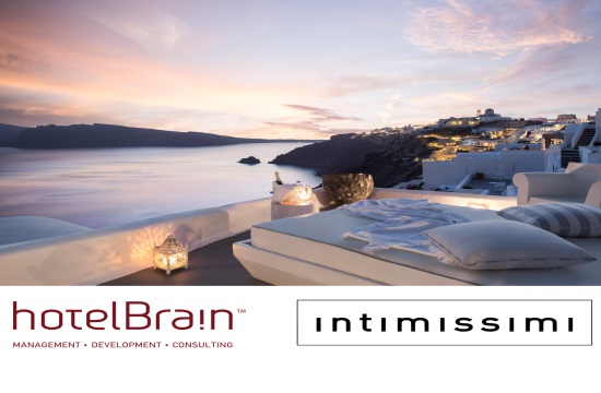 Top fashion bloggers in Santorini for HotelBrain-intimissimi campaign