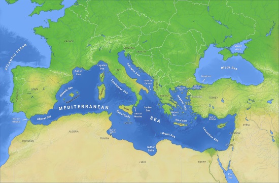 Piraeus port eyes first place in Mediterranean traffic by 2019