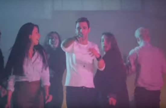 Modern Greek song hits more than 2 million views on Youtube (video)