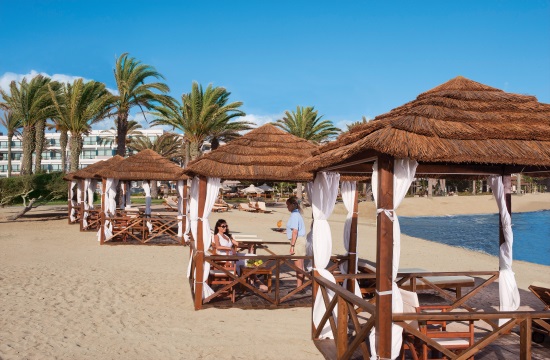Survey: Lower labour costs in hotels and restaurants in Cyprus