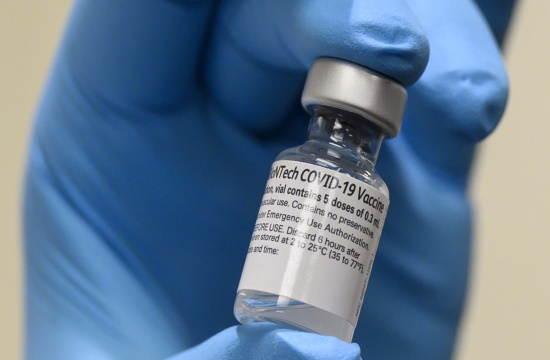 Flouting compulsory vaccination to carry strict penalties in Greece (video)