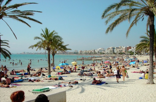 CNN: Topless sunbathing banned in Spanish island of Mallorca