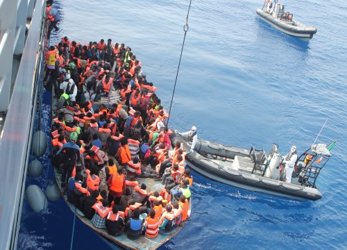 200 African irregular migrants reach Lesvos after release from Turkey