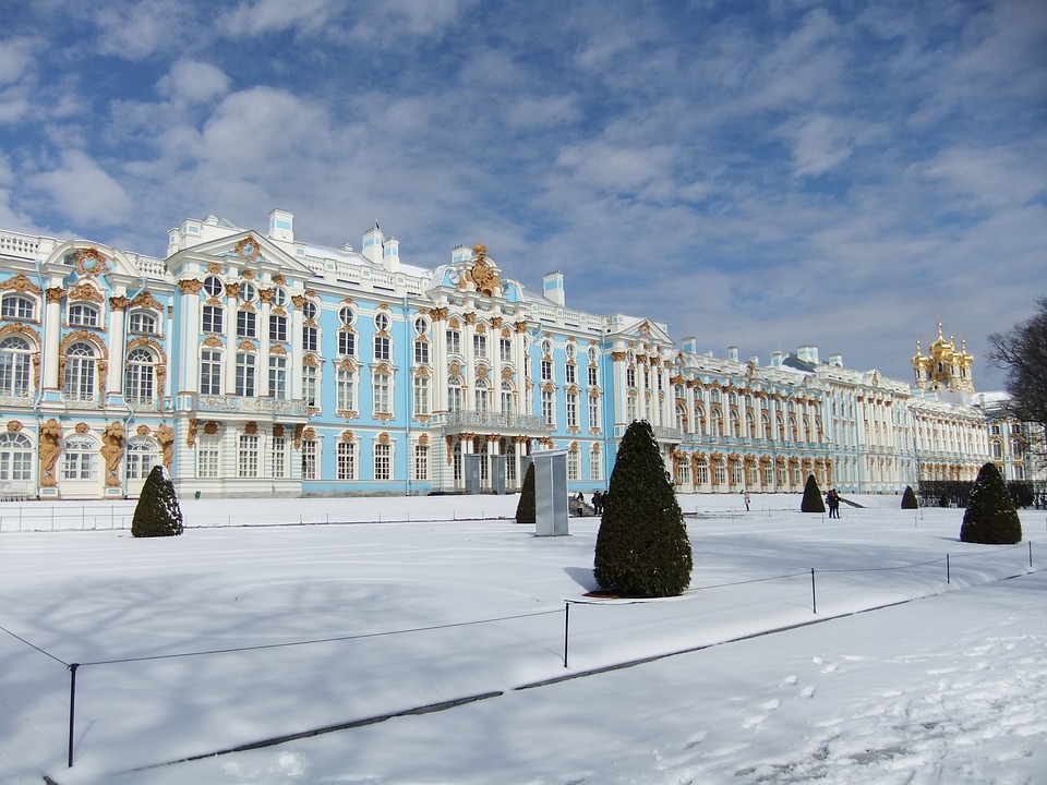 Media: Mystery blue snow covers St. Petersburg in Russia (video)