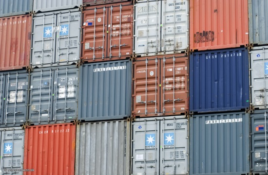 Container traffic at Piraeus port dives in July but outperforms during H1