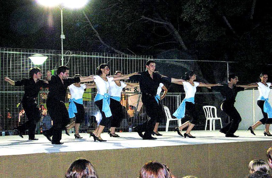 Report: Why Greek dance of Syrtaki is not really traditional (video)