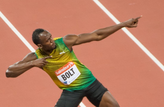 Usain Bolt wins gold in 200m race in Rio 2016 Olympics
