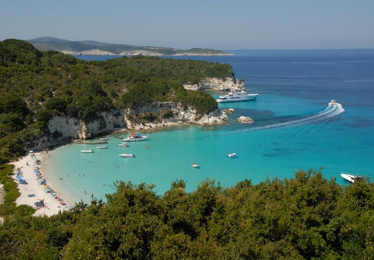 Economy Ministry: Organised beach use in Greece to be e-auctioned off