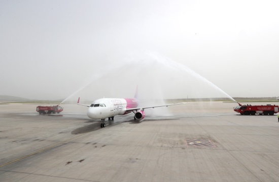 Wizz Air's low-fares land in Athens