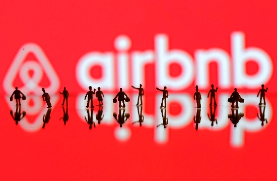 Airbnb campaign to assist hosting 35,000 refugees in houses across Greece