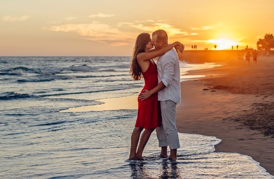 Survey: American travelers desire more room for sex during their vacations