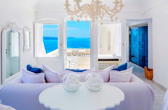 T+L: 2 Greek hotels among "56 wonderful places to honeymoon right now"