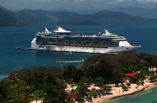 CLIA survey: Cruise value winning out over land-based vacations