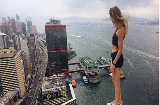 Angela Nikolau: Russian self-taught photographer takes the most dangerous selfies