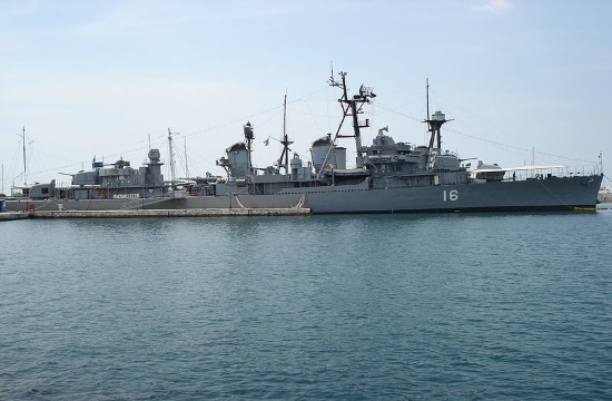 Three Hellenic Navy vessels open doors to public for March 25 anniversary