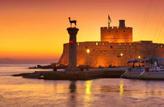 Rhodes | What the Hoteliers' Association and the Hotel Employees' Union discussed