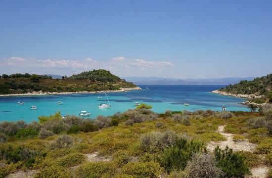 Report: Exotic islet in Northern Greece with warm waters all year round