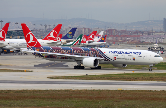 Greek Bild photographer turned back by Turkey at Istanbul airport
