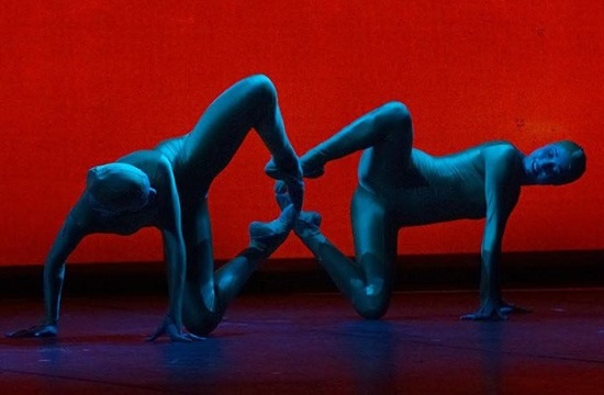 Amazing Momix dancers in Athens for seven Christmas shows
