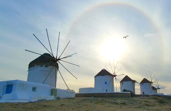 Wonderful circular rainbow over Mykonos: Enjoy the view!