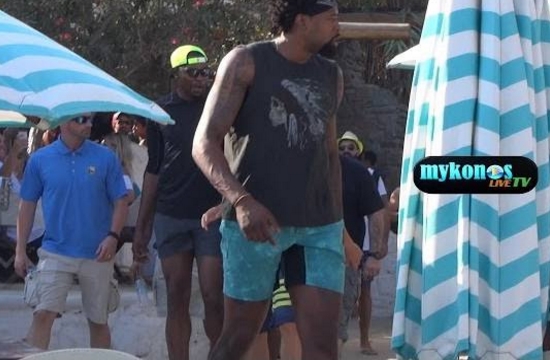 USA Olympics basketball team celebrates Rio 2016 gold in Mykonos (video)
