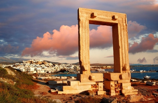 Telegraph: Naxos island is "perfect playground for a young god"