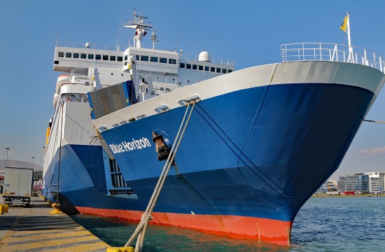 Ships stay docked in several Greek ports due to high winds on Saturday