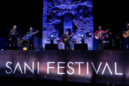 SANI FESTIVAL 2025 | Sani Hill “catches fire” with the explosive reappearance of the Gipsy Kings