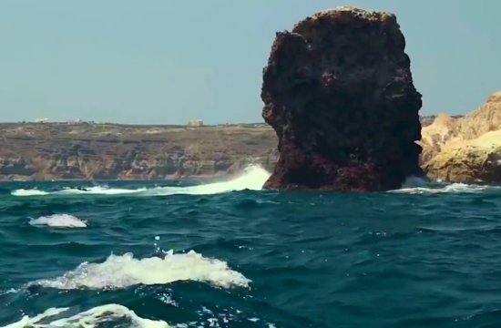 The beauty of Santorini in hyperlapse video
