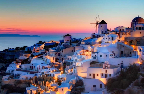International jet setters prefer Greek islands for Christmas vacations