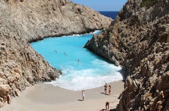 Two "secret" Greek beaches only locals know (pics)